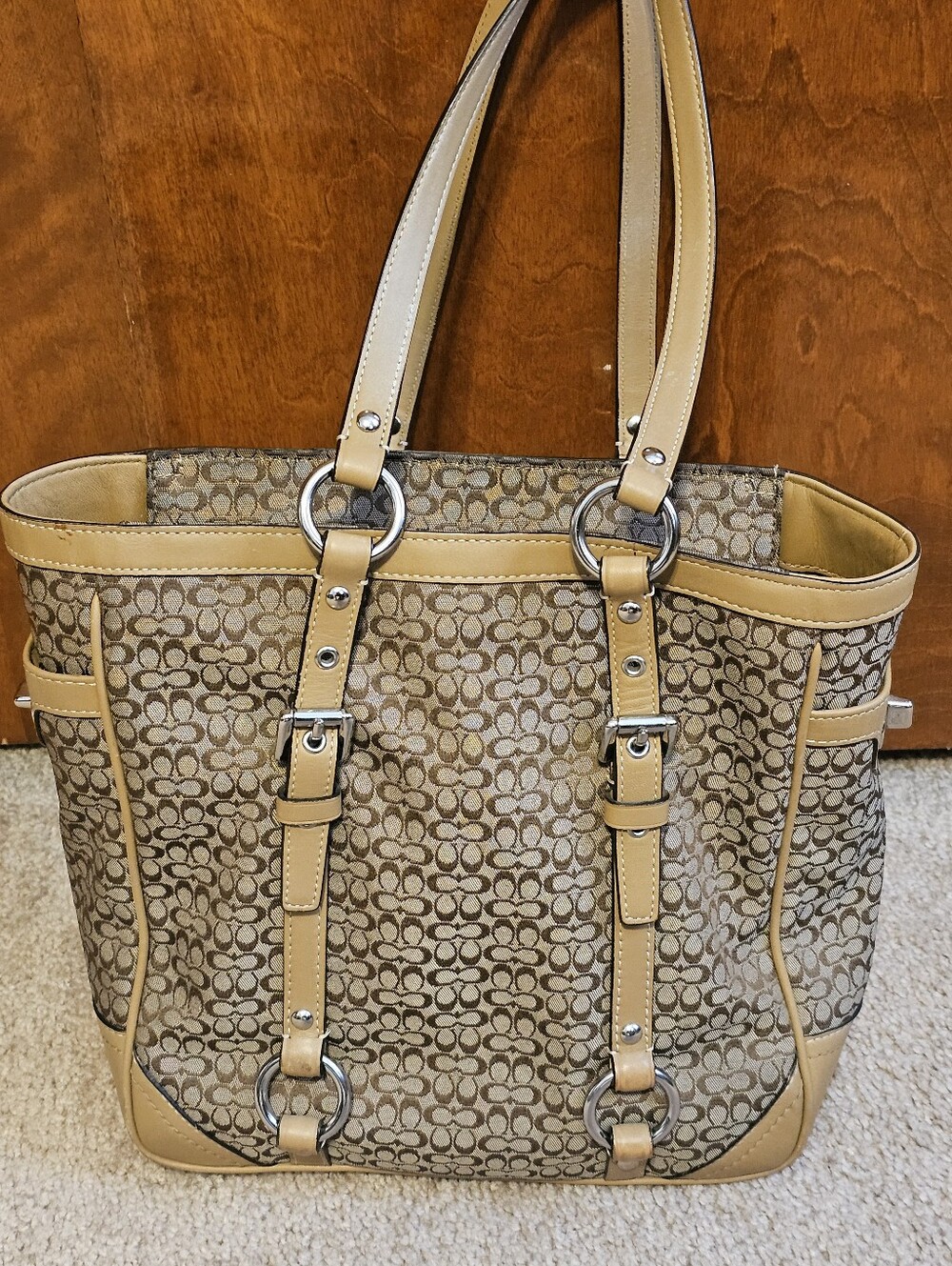Coach Tan SIGNATURE Women's Medium Purse jacquard